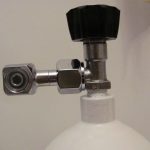 Sl.19.INT leºitte na prikljuƒku za ventil boce koja se koristi u ronjenju